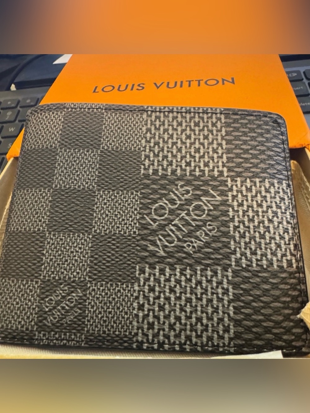 Louis Vuitton Damier Graphite Checker Bi-Fold Wallet - Black & Gray